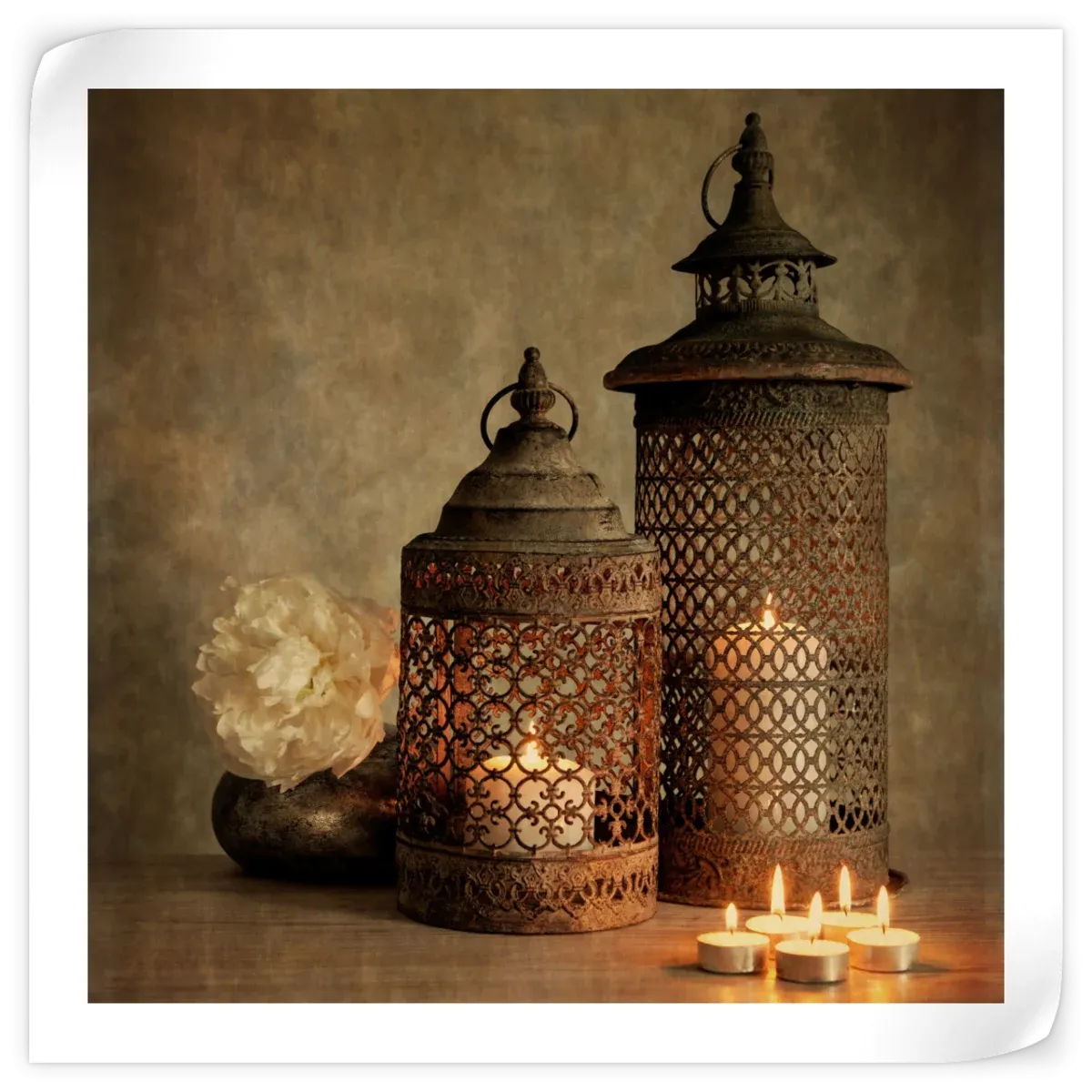 2 Lanterns With Flower Wall Art